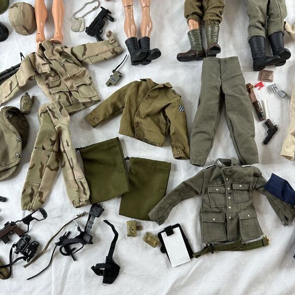 Vtg 90s 12" GI Joe Lot Military Action Figures Accessories Weapons Uniforms Etc. - Picture 9 of 16